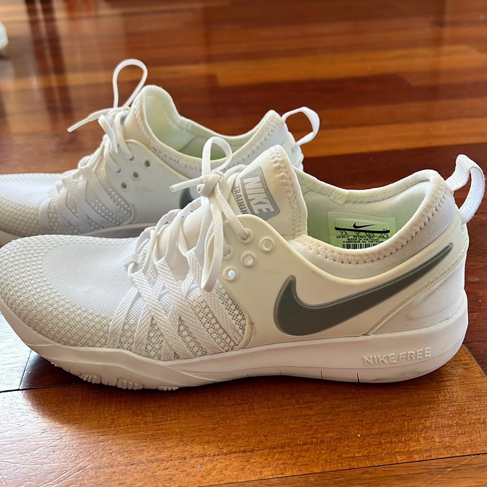 NEW Women’s Nike Free gym shoes